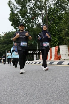 Runner Photo 4303703