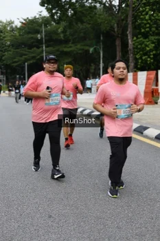 Runner Photo 4303705