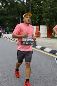 Runner Photo 4303718