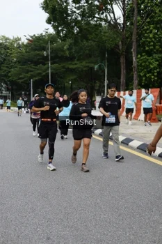Runner Photo 4303724