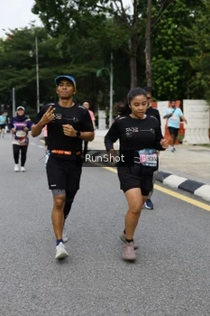 Runner Photo 4303728