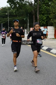 Runner Photo 4303729