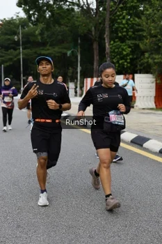 Runner Photo 4303730
