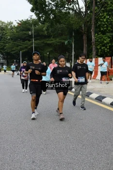 Runner Photo 4303732