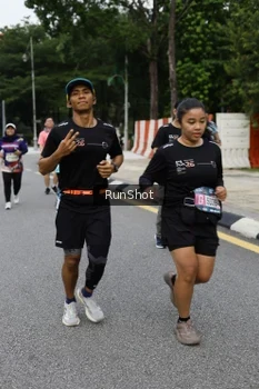 Runner Photo 4303733