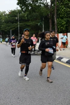 Runner Photo 4303734