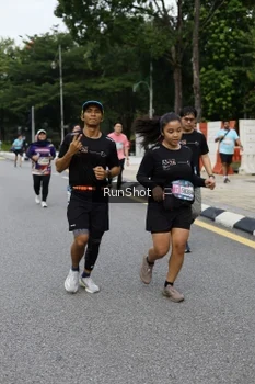 Runner Photo 4303740