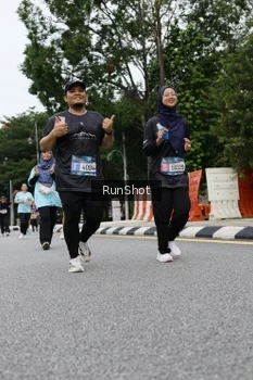 Runner Photo 4303744