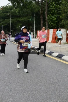 Runner Photo 4303753