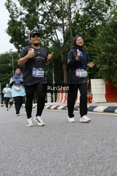 Runner Photo 4303766