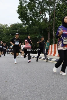 Runner Photo 4303772