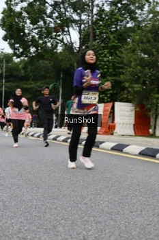 Runner Photo 4303775