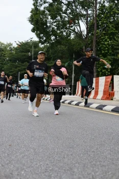 Runner Photo 4303780