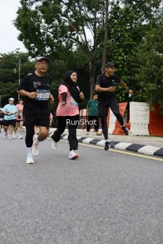 Runner Photo 4303783