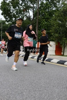 Runner Photo 4303791