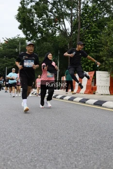 Runner Photo 4303793