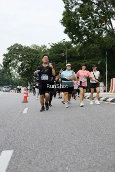 Runner Photo 4303795