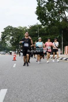 Runner Photo 4303796