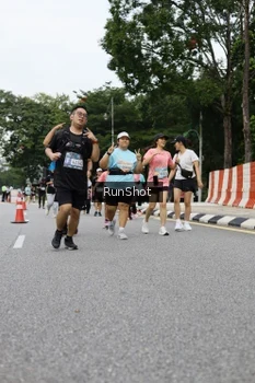 Runner Photo 4303797