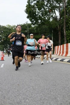 Runner Photo 4303800