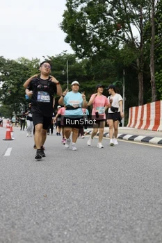 Runner Photo 4303801