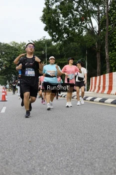 Runner Photo 4303802