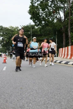 Runner Photo 4303806