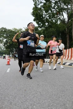 Runner Photo 4303809