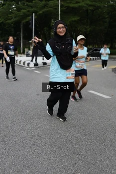 Runner Photo 4303810