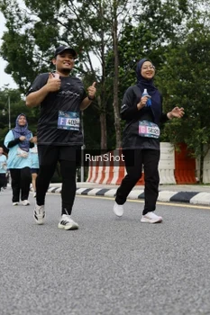 Runner Photo 4303811