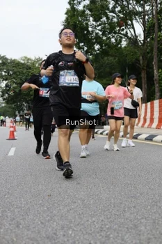 Runner Photo 4303813