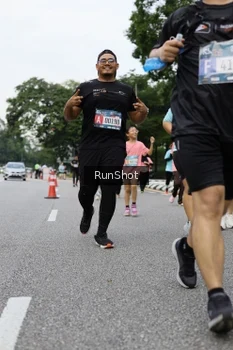 Runner Photo 4303815