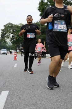 Runner Photo 4303817