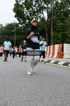 Runner Photo 4303848