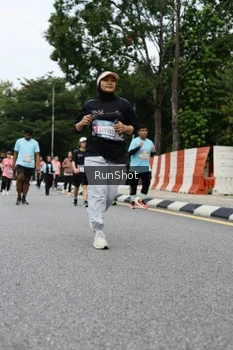 Runner Photo 4303858