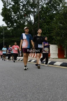 Runner Photo 4303861