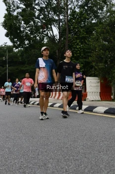 Runner Photo 4303875