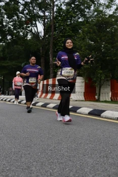 Runner Photo 4303900