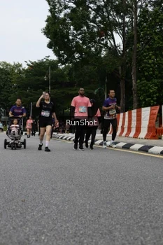 Runner Photo 4303914