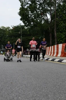 Runner Photo 4303915