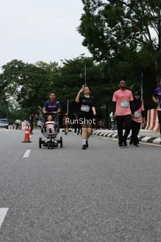 Runner Photo 4303918