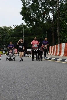 Runner Photo 4303919