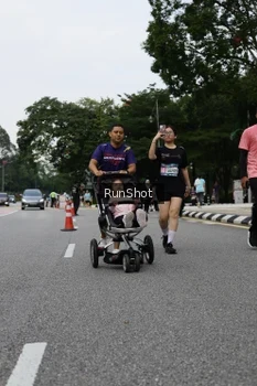 Runner Photo 4303923