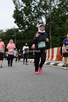 Runner Photo 4304003