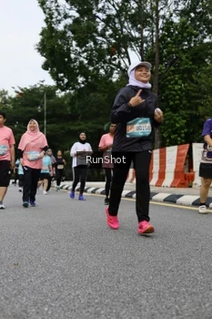 Runner Photo 4304004
