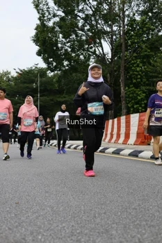 Runner Photo 4304007