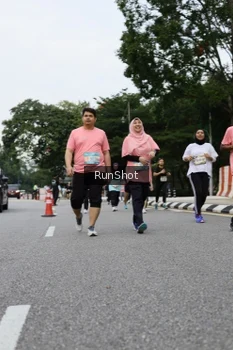 Runner Photo 4304014