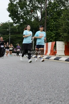Runner Photo 4304023