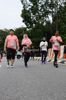 Runner Photo 4304024