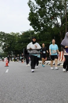 Runner Photo 4304032